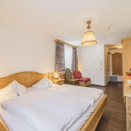 宾馆 巴曾霍思尔宾馆 蒂罗尔-泽费尔德