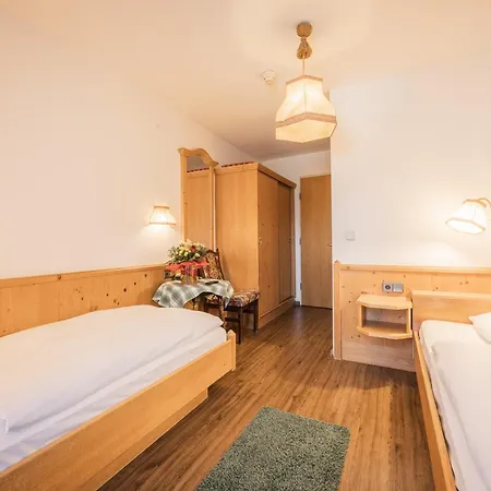 Batzenhaeusl 3* سيفيلد ان تيرول